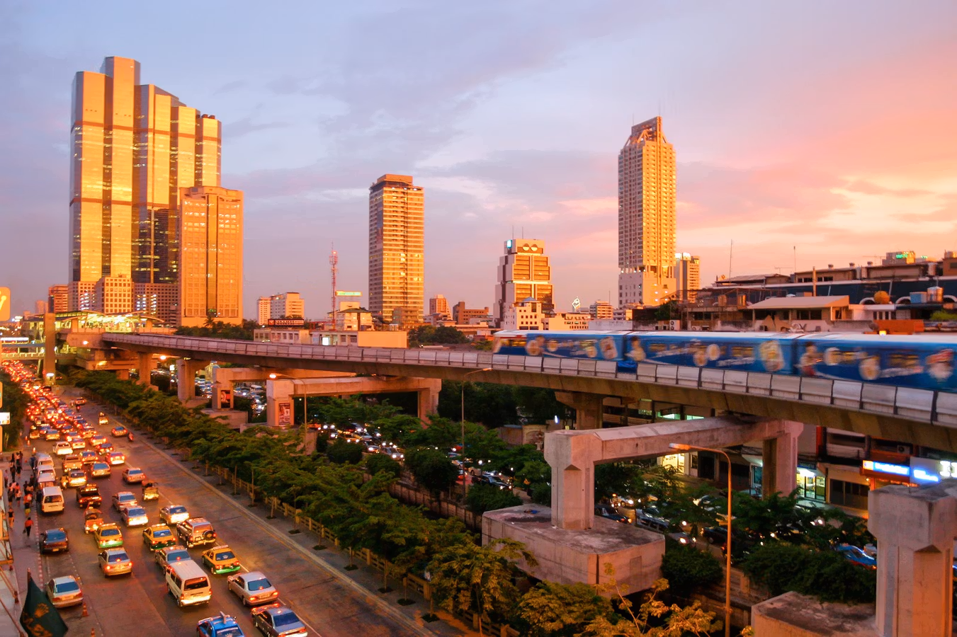 Every city has two stories. Bangkok taught me to look. The Samnak taught me to see the other one. 15